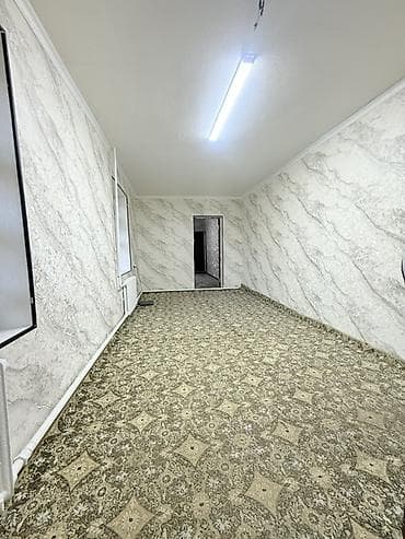 Просторный частный дом с большим количеством комнат и хозяйственными