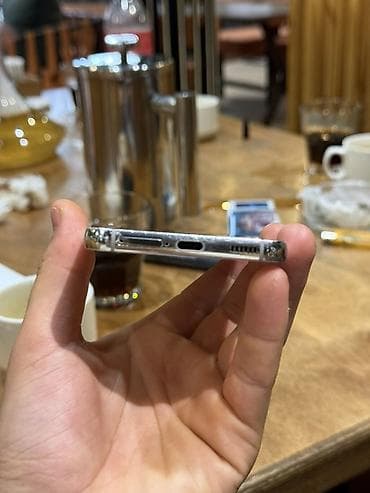 galax: Смартфон Samsung Galaxy S22 (версия с тройной камерой). Цвет корпуса — 3