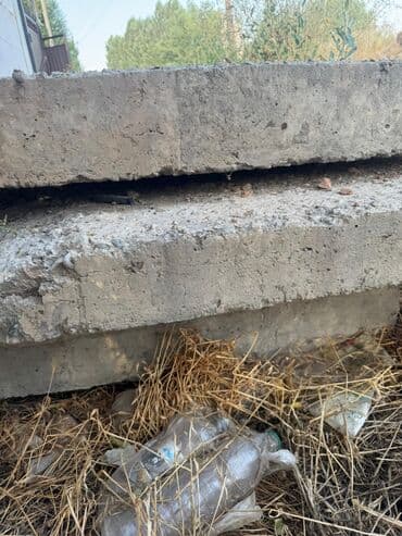 сайлент блок: Пара прямоугольных бетонных плит, предназначенных для использования в — 4