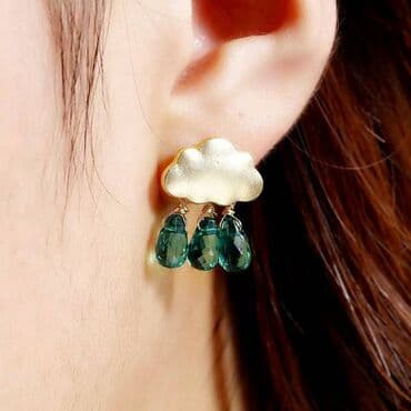 с искусственным: Серьги - гвоздики Г оригинального дизайна в виде золотистого облака — 3