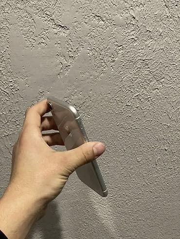 htc m8: IPhone Xr, Белый, 68 % — 7