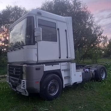фура рено: Тягач, Renault, Без прицепа — 3