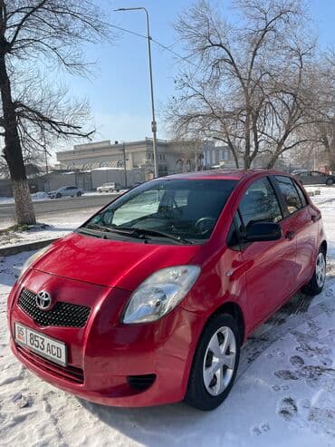 Toyota Yaris: 2008 г., 0.1 л, Механика, Бензин, Седан