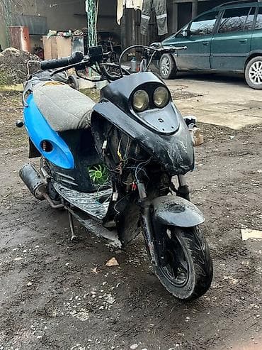 бензиновый скутер с кабиной: Тип скутера Yamaha, 150 куб. см, Бензин, Б/у — 1