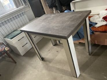 Срочно!!! Дешево продается новый стол ширина 92см глубина 63 высота
