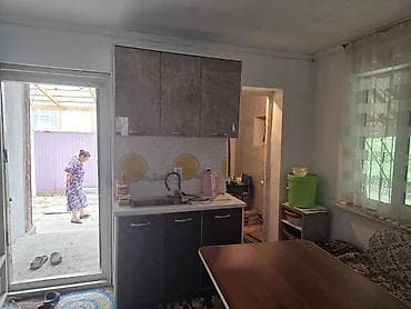 строитель дача: Сдаётся дом - Планировка: прихожая, просторная жилая комната — 6