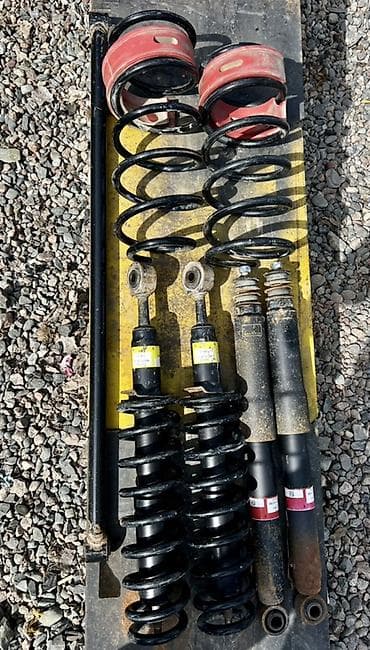 Задний амортизатор, Комплект амортизаторов, Передняя пружина амортизатора Toyota 2014 г., Б/у, Оригинал, Япония
