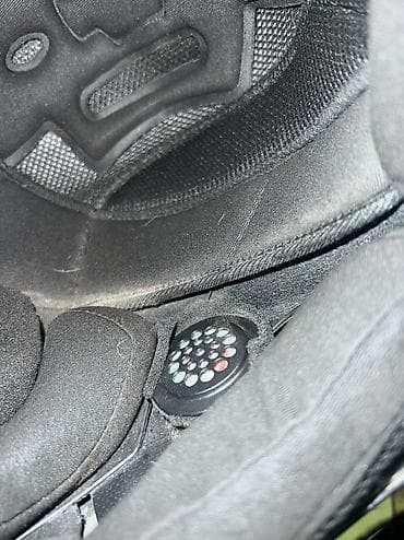 велик цунами: Продаю эндуро (горный) шлем размер 57-58мм откатал на нём ровно один — 7