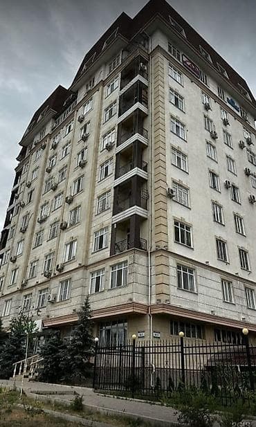 продажа гаража: Продаю коммерческое помещение С РЕМОНТОМ в 12 мкр дом 16/1 . Ориентир — 3