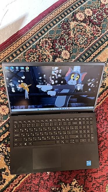 комплект 1155: Ноутбук Dell со встроенной цифровой клавиатурой Характеристики: - — 5