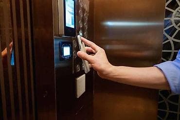 глобус охрана: Установка камер в лифт. Считыватели в лифт. Камеры на площадке этажа — 5