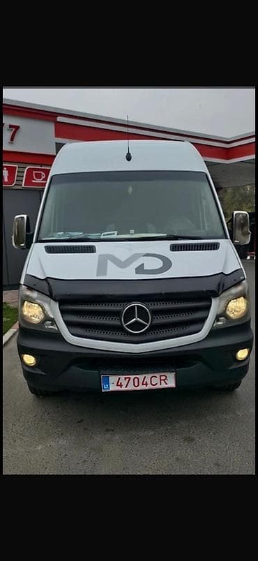 Mercedes-Benz Sprinter, белый фургон L2H2 (высокая крыша). Передний