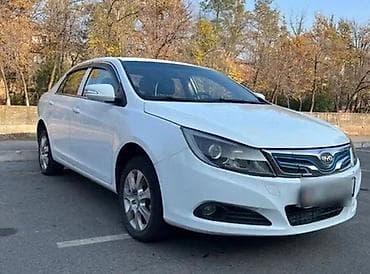 BYD: BYD E5: 2019 г., Автомат, Электромобиль, Седан — 1