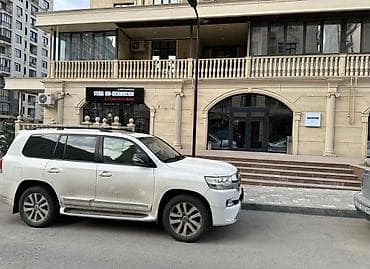 флоренция: Магазин, В жилом доме, 115 м² Не действующий, Без оборудования, С ремонтом, 1 линия — 3