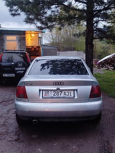 дымит мотор: Audi A4: 1996 г., 1.8 л, Ручные, Бензин, Седан — 1