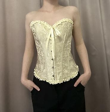 красивые вещи: Атласный корсет бежево‑кремового оттенка с жаккардовым узором. - — 3
