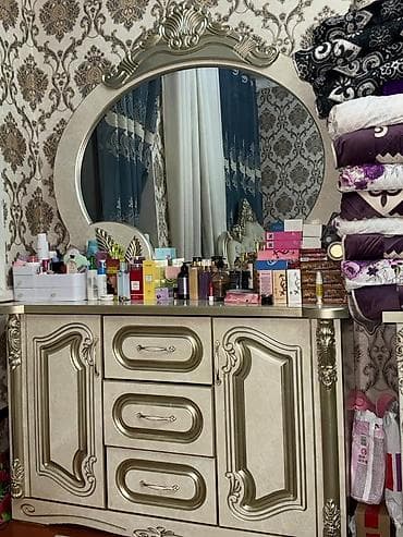 колуны купить: Спальный гарнитур, Б/у, Двуспальная кровать, Трюмо, Тумба, цвет - Бежевый — 4