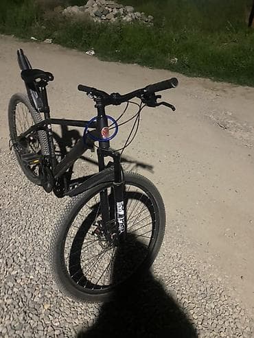 Горный/городской велосипед с жёсткой рамой и амортизационной вилкой