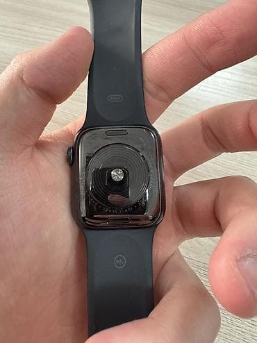 Детские смарт-часы: Apple Watch (40 мм), корпус Space Gray, ремешок силиконовый M/L — 4