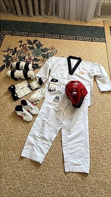 футбольная форма оптом: Полный комплект экипировки для тхэквондо (WT). Состав набора: - Добок — 1