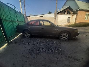 Nissan Primera: 1993 г., 0.3 л, Механика, Бензин, Седан — 2