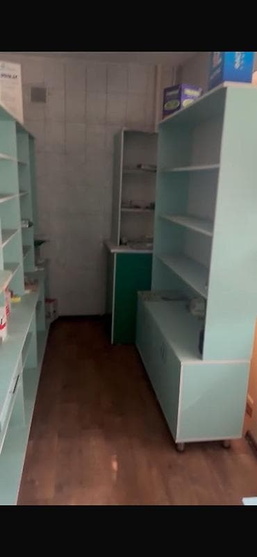 ресепшн столы: Торговое оборудование для аптеки/магазина - Витрина со стеклянными — 4