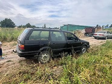 Volkswagen Passat: 1990 г., 1.8 л, Механика, Бензин, Универсал — 3