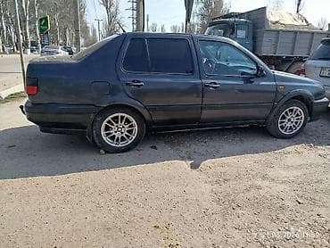 Volkswagen Vento: 1992 г., 0.2 л, Вариатор, Бензин, Седан