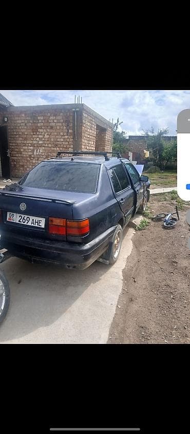 Продажа авто: Volkswagen Vento: 1993 г., Механика, Бензин, Седан — 1