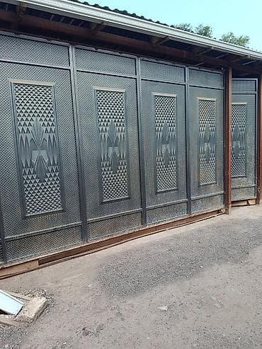 бекер уй: Продаётся жилой дом с придомовой территорией. Что внутри: - — 3
