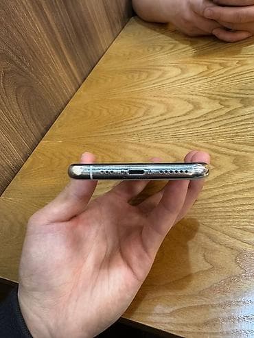 сколько стоит айфон 11 про: IPhone 11 Pro, Серебристый — 3