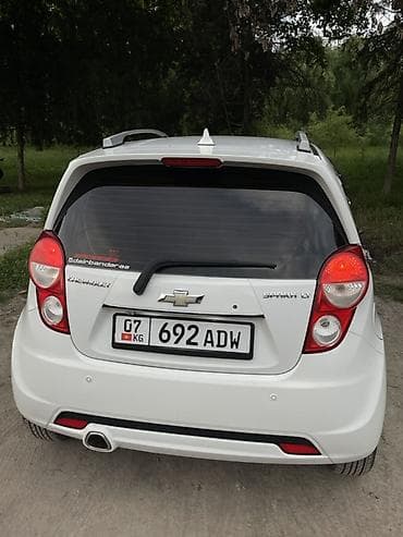 shevralet spark: Chevrolet Spark: 2015 г., 1 л, Вариатор, Бензин, Хэтчбэк — 4