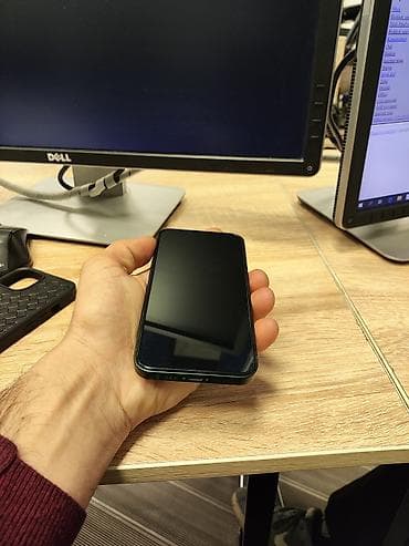 ipod 3 touch: IPhone 13 — 4