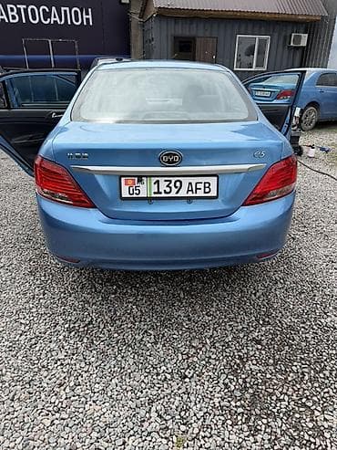 салон кожа: BYD E5: 2020 г., Электромобиль, Седан — 3