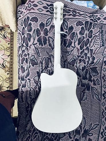 Комузы: Ушул гитара сатылат уну тунук эле чыгат коплектке каподастр — 2