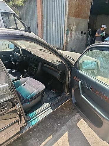 vaz 2114: Audi A6: 1993 г., 2.6 л, Механика, Бензин, Седан — 7