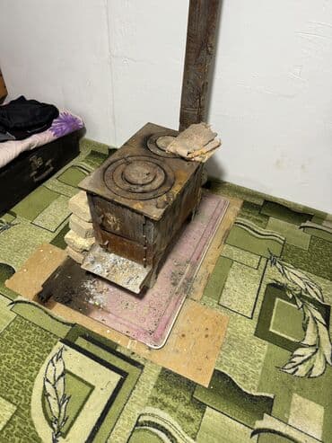 лампа керосиновая: Печка буржуйка. Дрова, уголь — 2