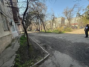 студен: 1 комната, 30 м², Сталинка, 2 этаж, Косметический ремонт — 4