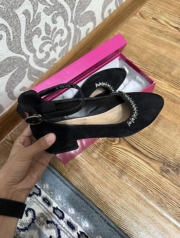 обувь мюли: Туфли черные женские с ремешком на щиколотке и невысоким устойчивым — 1