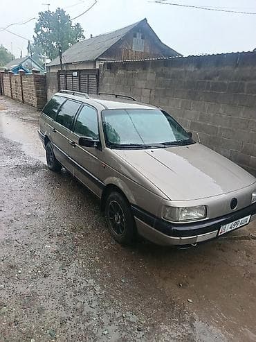 Унаа сатуу: Volkswagen Passat Variant: 1990 г., 2 л, Кол менен иштөөчү, Бензин, Универсал — 2