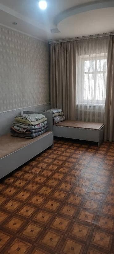 барачные дома: Сдаются койко-места в центре города Бишкек. ✔ 4 спальных места✔ 2 — 1