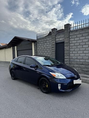 Toyota Prius: 2014 г., 1.8 л, Вариатор — 1