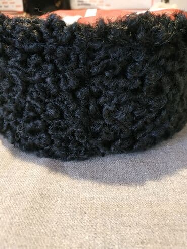 кубанка: Кубанка казацкая.Кожа натуральная.каракуль искусственный.1300.Есть с — 2