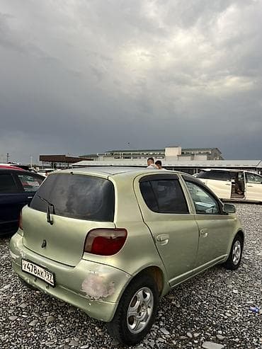 210 mers: Toyota Yaris: 2001 г., 1 л, Автомат, Бензин, Хэтчбэк — 5
