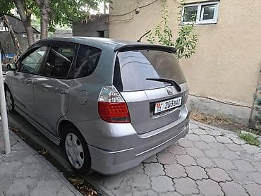 Honda Fit: 2005 г., 1.3 л, Вариатор, Бензин, Хэтчбэк at lalafo.kg Honda Fit: 2005 г., 1.3 л, Вариатор, Бензин, Хэтчбэк
