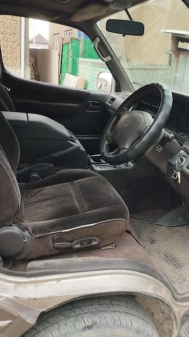transporter multivan: Toyota Hiace: 1995 г., 3 л, Автомат, Минивэн — 5