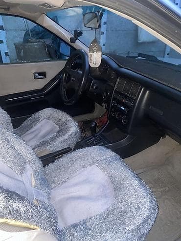 переходка ауди: Audi 80: 1993 г., Автомат, Седан — 4