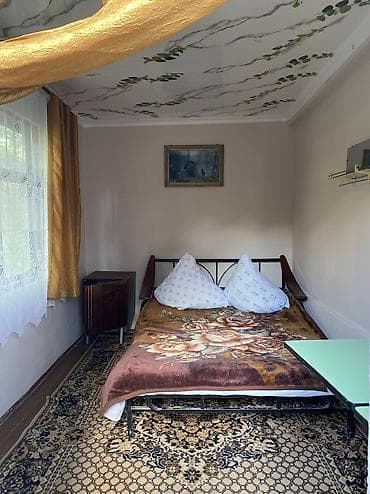 гостивой дом: Сдаётся простое летнее жильё на 2 спальных мест. Цена за одно койко — 1