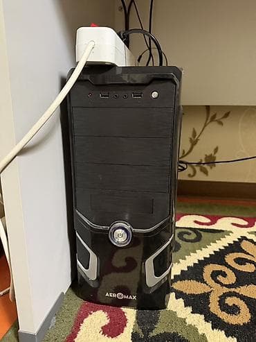 компьют: Настольный компьютерный комплект Состав: - Системный блок в корпусе — 3