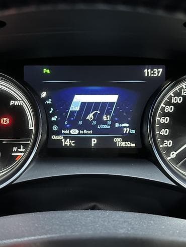 prius v: Toyota Camry: 2018 г., 2.5 л, Вариатор, Гибрид, Седан — 10